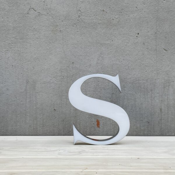 Buchstabe S  – metallisch
